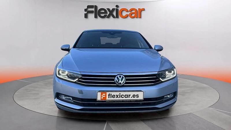 Usado VW Passat Advance 150 CV (110 kW) 2019 Gris Berlina