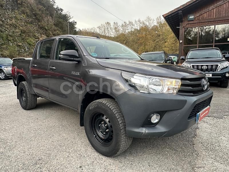 Usado Toyota HiLux 150 CV (110 kW) 2019 Gris / plata Recogida