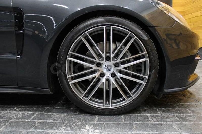 Usado Porsche Panamera 4 330 CV (242 kW) 2018 Gris / plata Berlina