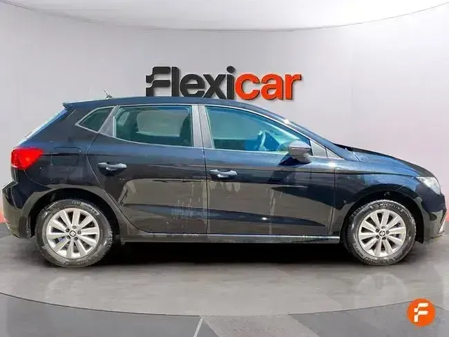 Usado Seat Ibiza Reference 75 CV (55 kW) 2019 Negro Utilitario