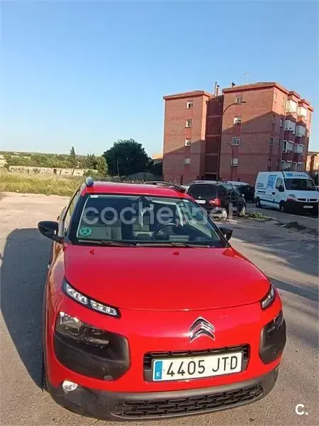 Usado Citroën C4 Shine Edition 100 CV (73 kW) 2016 Rojo Berlina