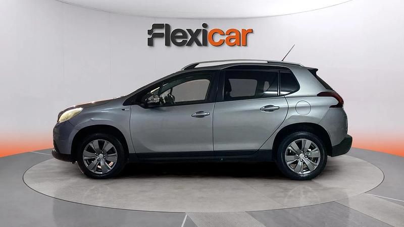 Usado Peugeot 2008 Allure 131 CV (96 kW) 2017 Gris SUV