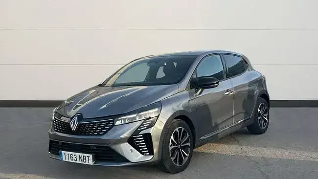 Usado Renault Clio Techno 100 CV (73 kW) 2025 Gris Utilitario