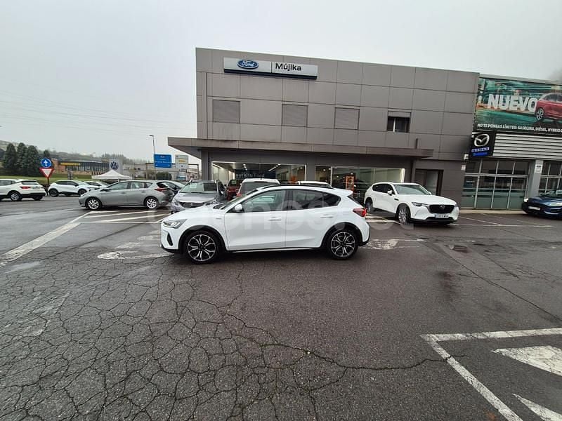 Blanco Usado 2022 Ford Focus Active Berlina | 19.490 € (Un poco caro) - Imagen 1/4