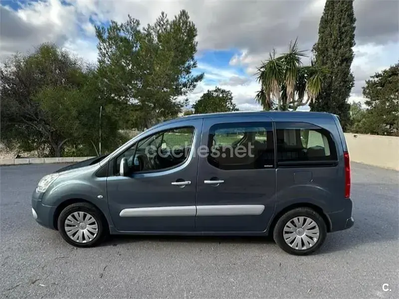 Usado Citroën Berlingo XTR 92 CV (67 kW) 2011 Gris / plata Monovolumen