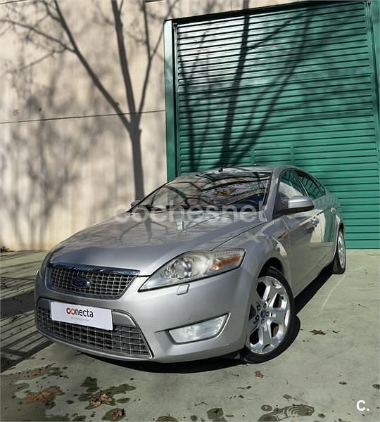 Usado Ford Mondeo Titanium X 140 CV (102 kW) 2007 Gris / plata Berlina