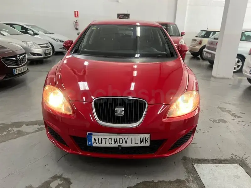 Usado Seat Leon Ecomotive 105 CV (77 kW) 2009 Rojo Utilitario