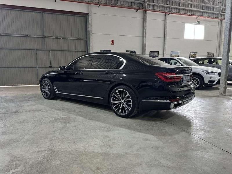 Usado BMW 730 265 CV (194 kW) 2017 Negro Berlina