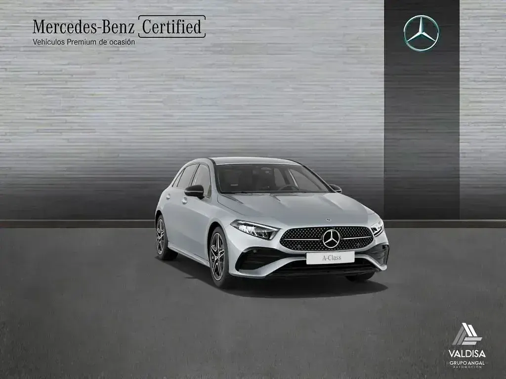 Käytetty Mercedes A200 AMG line 150 HP (110 kW) 2025 Hopea Sedan