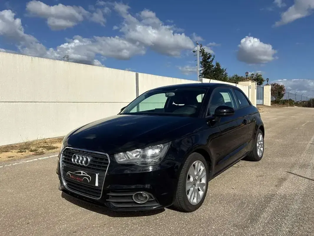 Usado Audi A1 Attraction 105 CV (77 kW) 2011 Negro Utilitario