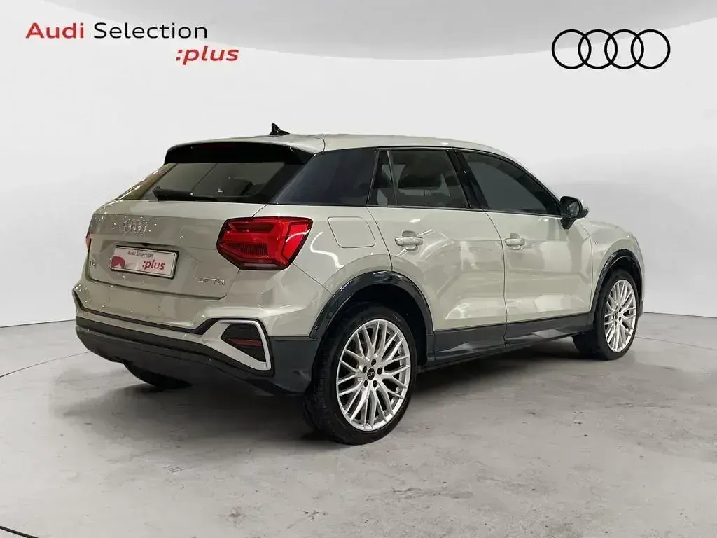 Usado Audi Q2 Ambiente 150 CV (110 kW) 2025 Gris SUV