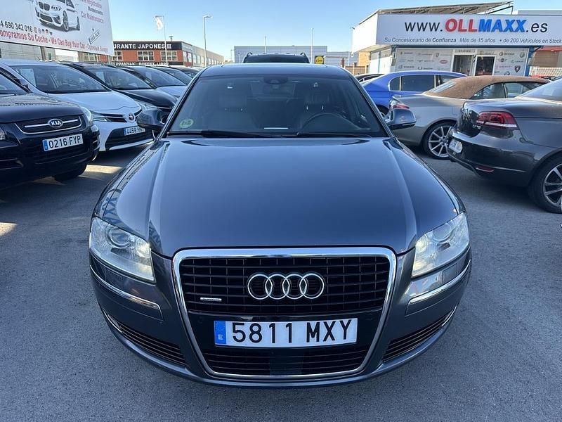 Usado Audi A8L 232 CV (170 kW) 2010 Gris metalico Berlina