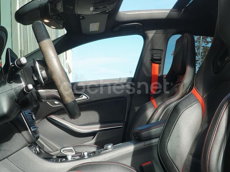 Usado Mercedes CLA45 AMG Shooting Brake 381 CV (280 kW) 2017 Blanco Familiar