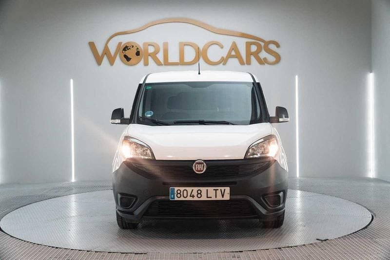 Usado Fiat Doblò 95 CV (69 kW) 2021 Blanco Monovolumen