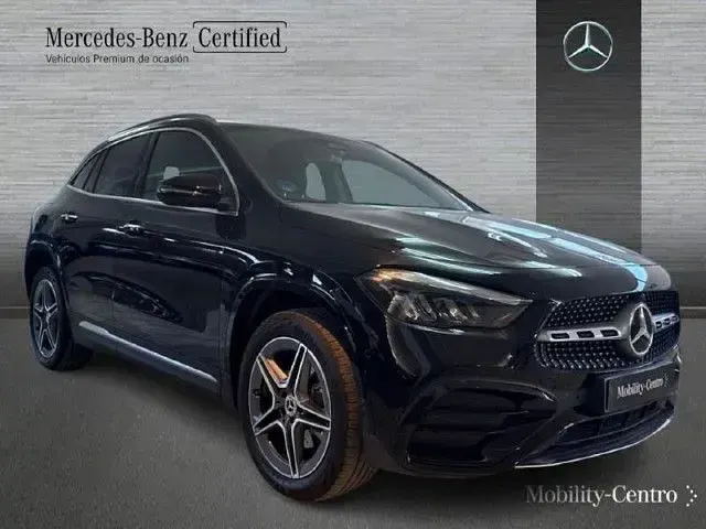 Usado Mercedes GLA250 218 CV (160 kW) 2025 Negro noche SUV