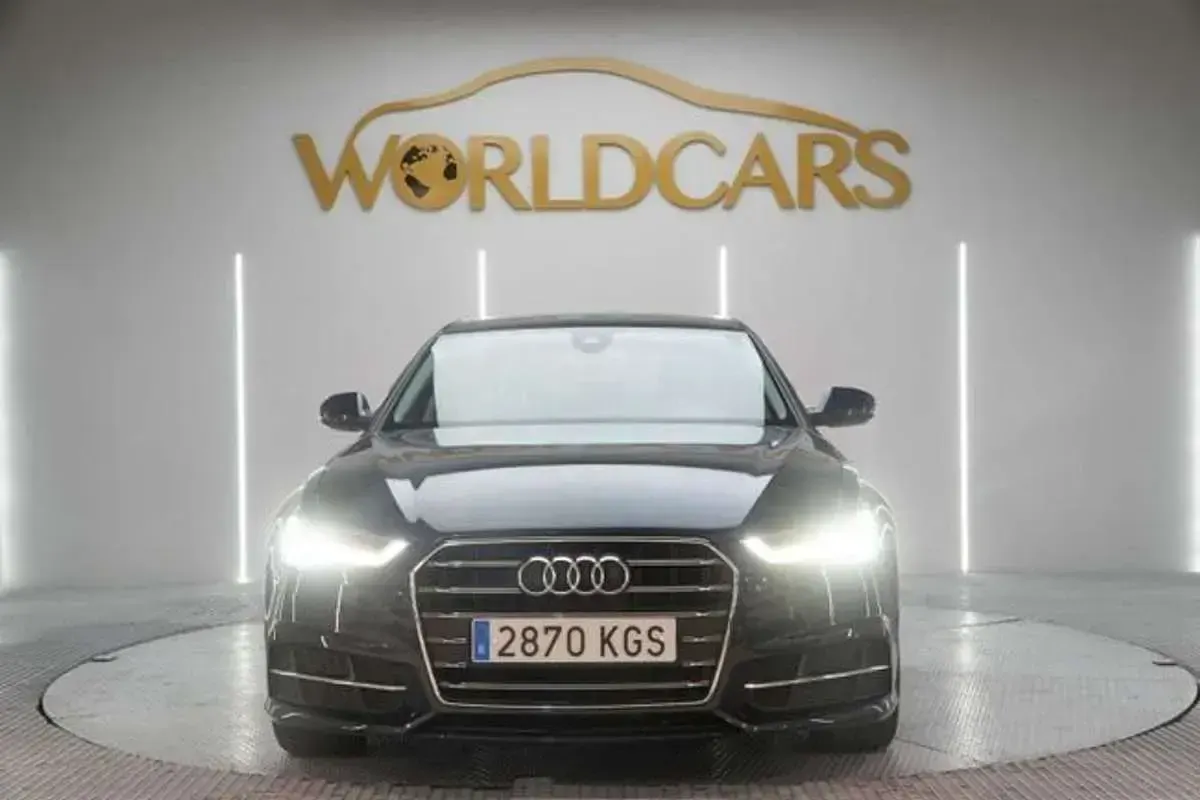 Usado Audi A6 190 CV (139 kW) 2018 Gris Familiar