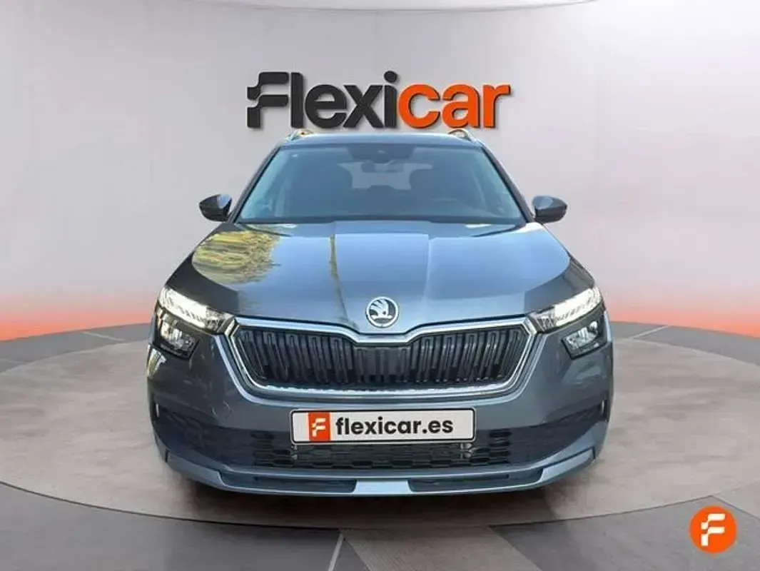 Usado Skoda Kamiq Selection 116 CV (85 kW) 2024 Gris SUV