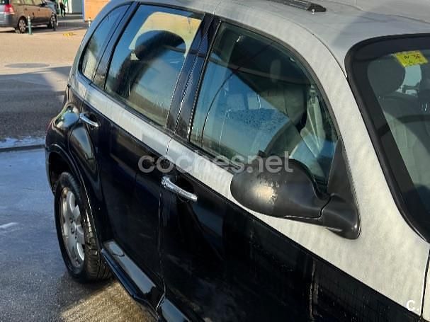Usado Chrysler PT Cruiser Clasic 121 CV (88 kW) 2004 Negro Monovolumen