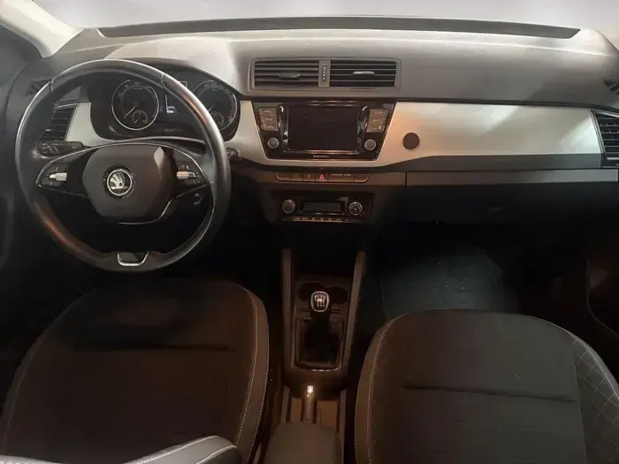 Usado Skoda Fabia Ambition 110 CV (80 kW) 2020 Blanco Utilitario