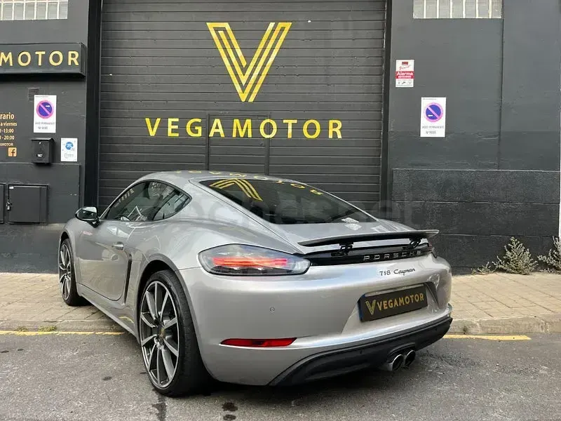 Usado Porsche 718 Cayman 300 CV (220 kW) 2017 Gris / plata Coupe