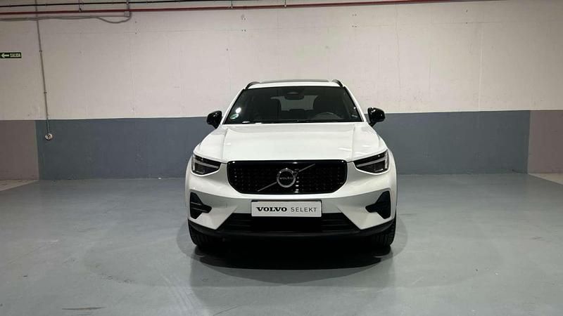 Usado Volvo XC40 Plus 163 CV (119 kW) 2024 Blanco SUV