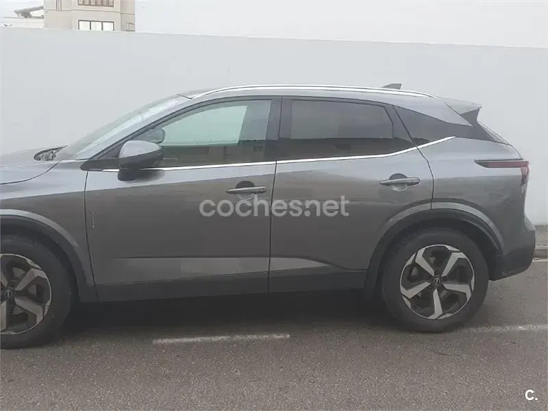 Usado Nissan Qashqai N-Connecta 140 CV (102 kW) 2022 Gris / plata SUV