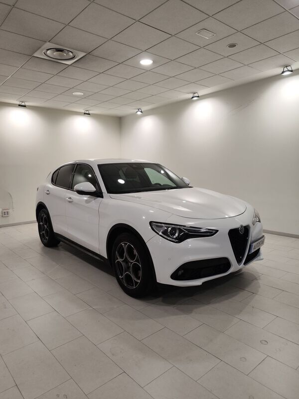 Blanco Usado 2022 Alfa Romeo Stelvio Sprint SUV | 30.900 € (Caro) - Imagen 1/4