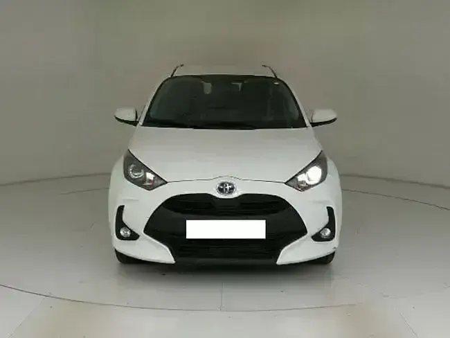 Usado Toyota Yaris Active 116 CV (85 kW) 2022 Blanco Utilitario