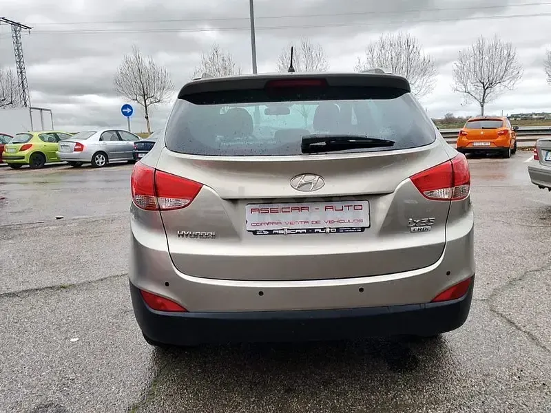 Usado Hyundai ix35 Comfort 136 CV (100 kW) 2010 Gris / plata SUV