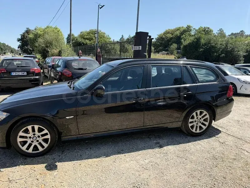Usado BMW 318 143 CV (105 kW) 2012 Negro Familiar