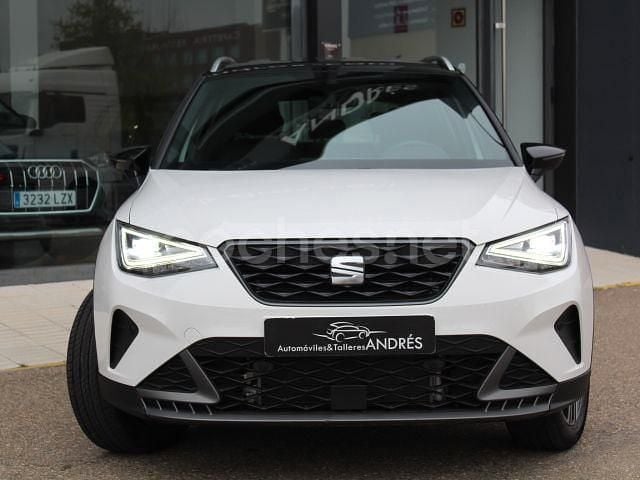 Usado Seat Arona FR 115 CV (84 kW) 2024 Blanco SUV