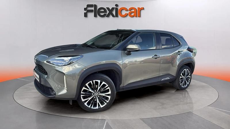 Usado Toyota Yaris Hybrid Active 116 CV (85 kW) 2022 Gris