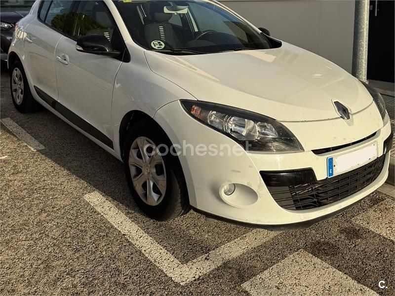 Blanco Usado 2012 Renault Mégane Berlina | 7000 € (Buen precio) - Imagen 1/4