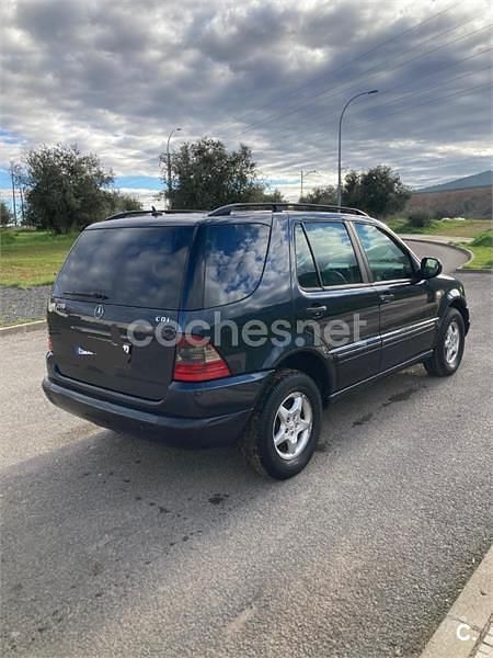 Usado Mercedes ML270 163 CV (119 kW) 2000 Verde SUV