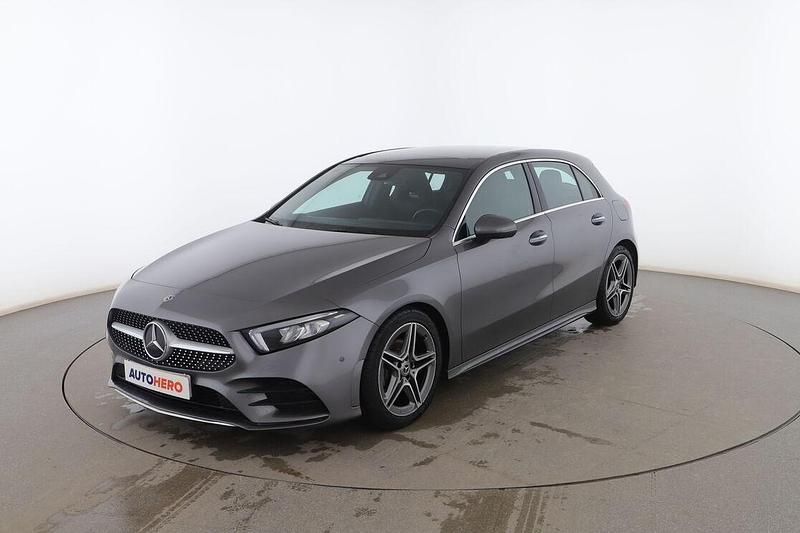 Usado Mercedes A180 115 CV (84 kW) 2019 Gris Utilitario