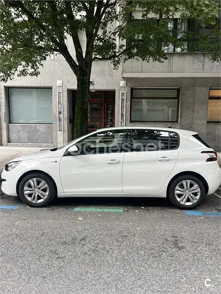Usado Peugeot 308 Style 120 CV (88 kW) 2016 Blanco Berlina