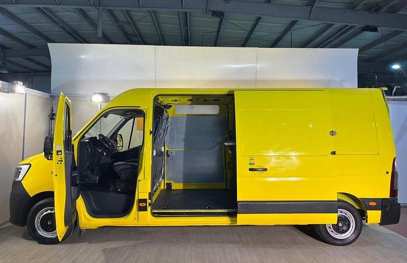 Usado Renault Master 135 CV (99 kW) 2019 Amarillo Berlina