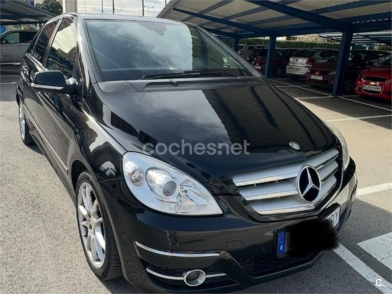 Usado Mercedes B200 140 CV (102 kW) 2009 Negro Monovolumen