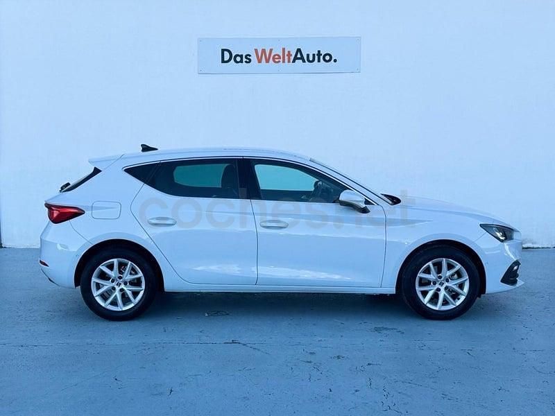 Usado Seat Leon Style 116 CV (85 kW) 2025 Blanco Berlina