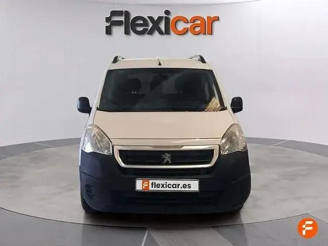Begagnad Peugeot Partner Tepee Active 100 HK (73 kW) 2017 Vit Minibuss
