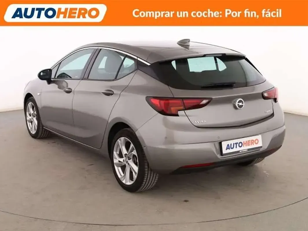 Usado Opel Astra Dynamic 125 CV (91 kW) 2017 Gris Berlina