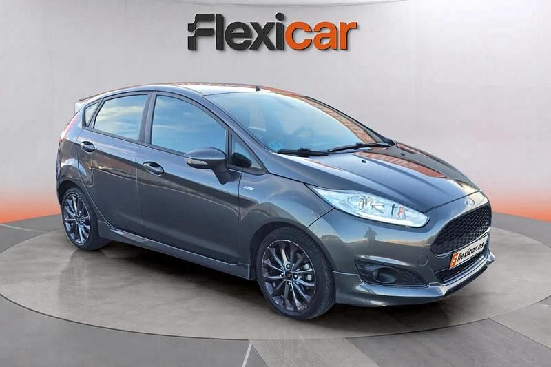 Gris Usado 2017 Ford Fiesta ST-Line Berlina | 9490 € (Precio justo) - Imagen 1/4