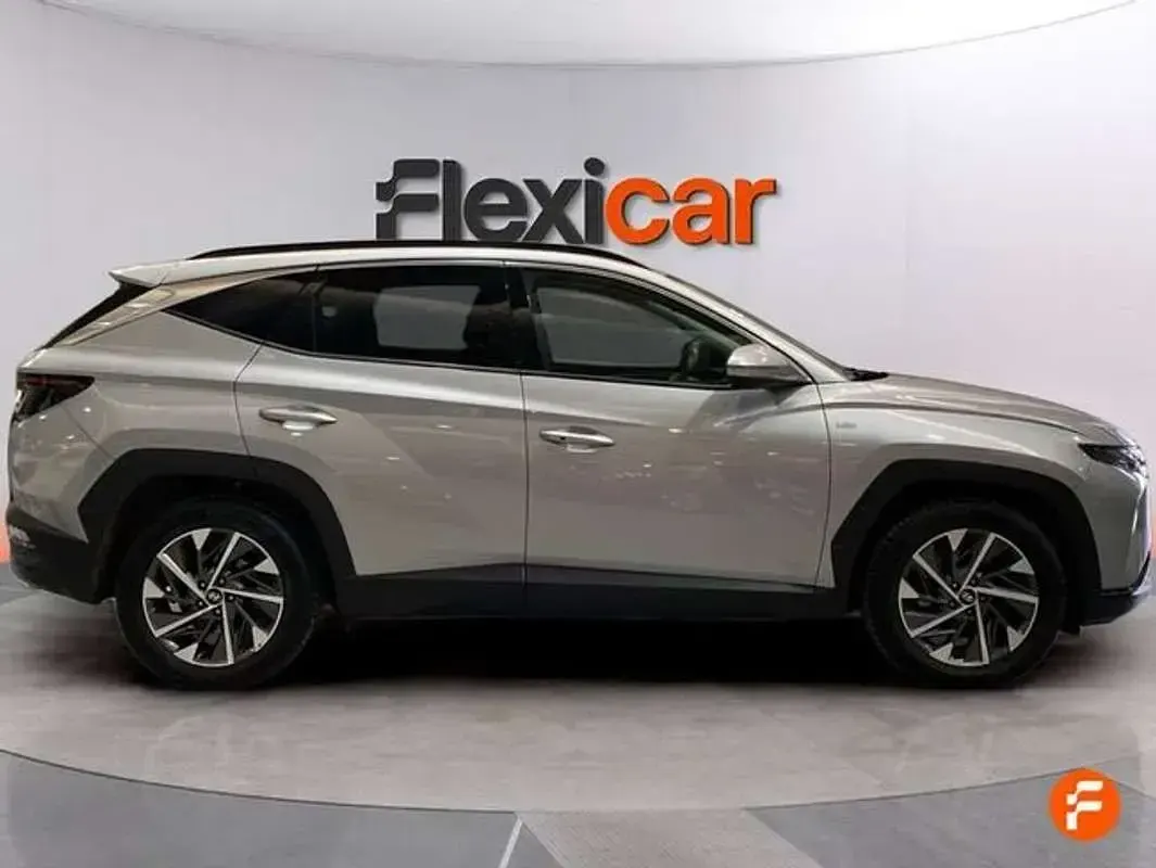 Usado Hyundai Tucson 136 CV (100 kW) 2021 Gris SUV