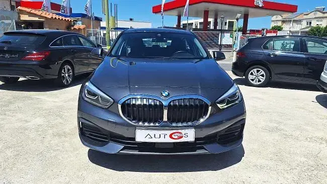 Usado BMW 116 2021 Plateado Utilitario