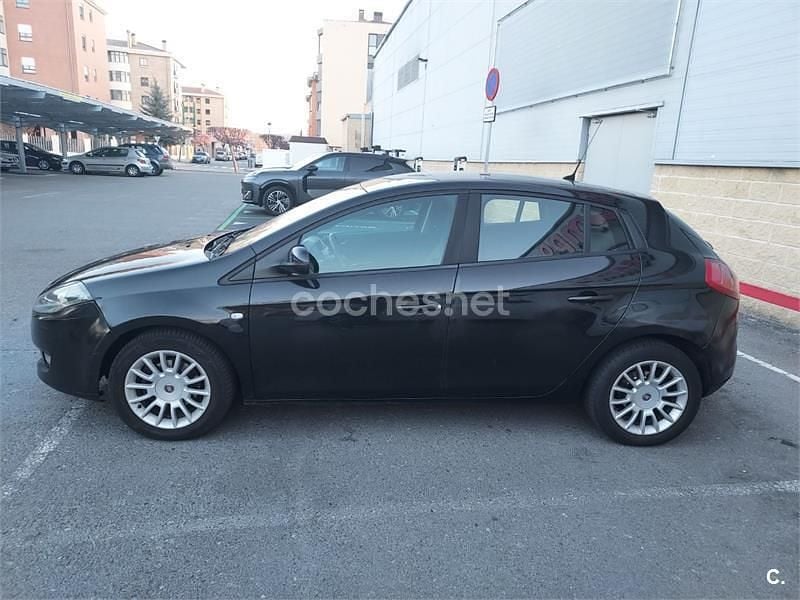 Usado Fiat Bravo Dynamic 105 CV (77 kW) 2010 Negro Utilitario