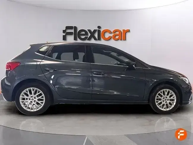 Usado Seat Ibiza 115 CV (84 kW) 2024 Gris Utilitario
