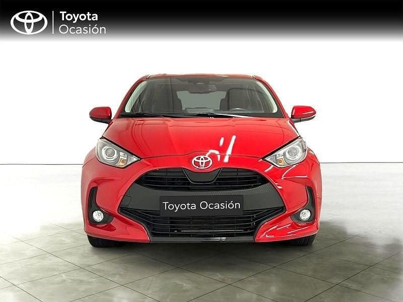 Usado Toyota Yaris Edition 125 CV (91 kW) 2021 Rojo Utilitario