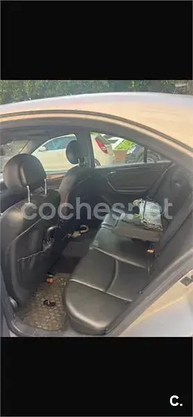 Usado Mercedes C220 Elegance 143 CV (105 kW) 2002 Gris / plata Berlina