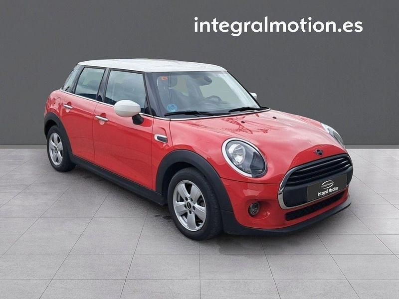 Usado Mini ONE 102 CV (75 kW) 2020 Rojo Utilitario