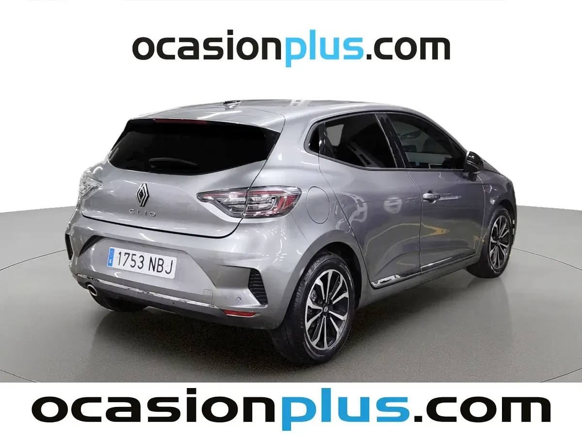 Usado Renault Clio Techno 91 CV (66 kW) 2025 Gris plata Utilitario